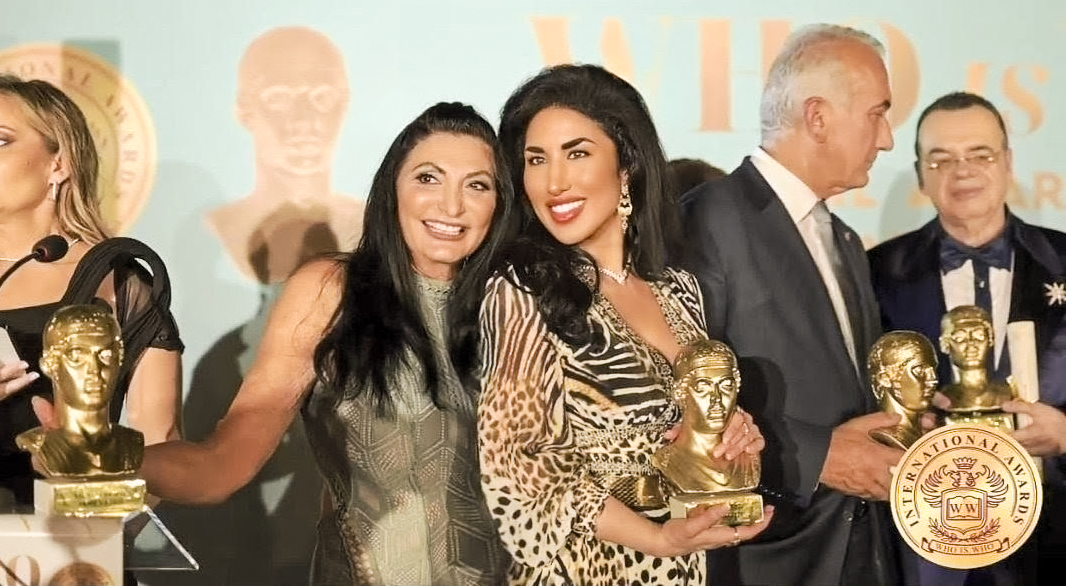 Sara Abbas Group Photo At Who Is Who International